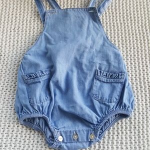 Piupiuchick
Washed Jean Pocket Romper Sz 6 months